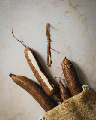 Cassava - in the series of new finds in the market. Eric make a cake from some of these but wondering what to make with the rest? Any suggestions? AM .
.
.
#scrumptiouskitchen  #foodphotography #foodstyling #shareyourtable  #beautifulcuisines  #foodblogger #gramstoounces  #wholefoods #foodphotographyandstyling  #foodwinewomen  #bakersofinstagram #foodtography #singaporefoodie #foodiesg #singaporeexpats #vancouverfoodie #prettyfood 
#plantbased  #cassava #farmersmarket